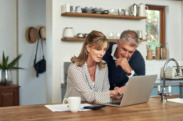 couple at laptop