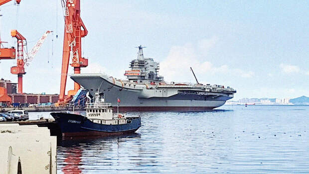 The War Zone: Китай превращает сухогрузы в авианосцы для ударных дронов