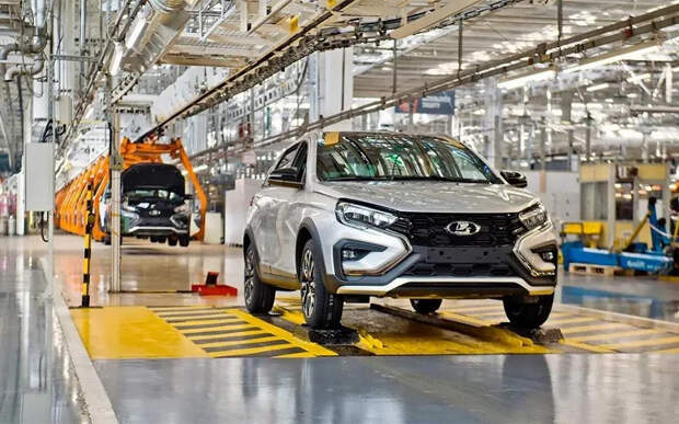 Продажи Lada упали почти на четверть по итогам 2025 года