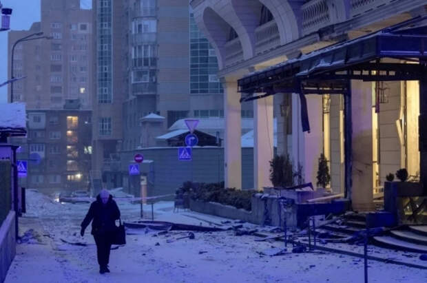 Город-призрак: Киев остаётся без тепла, света и людей