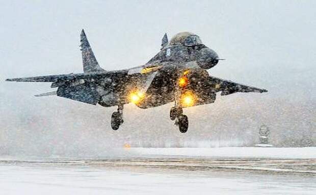 На фото: российский палубный многоцелевой истребитель четвертого поколения МиГ-29К