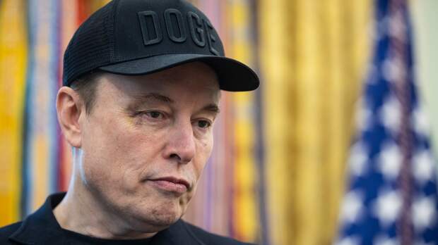 Отец Илона Маска рассказал о желании сына посетить Россию