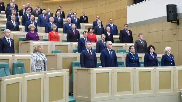 Сколько можно пустых вбросов? В 99% случаях люди хотят снижения зарплат сенаторам до среднего уровня по стране то есть 62 тысяч.