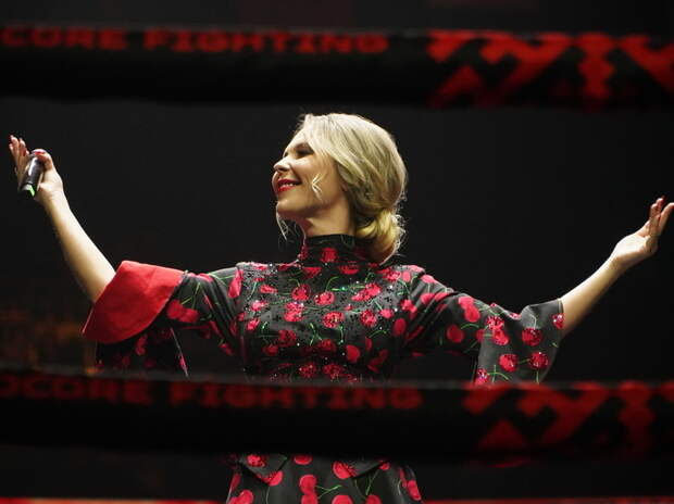 Из-за участника шоу «Голос» новосибирская певица Пелагея заблокировала Анну Asti