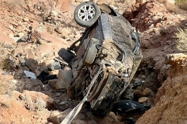 People: американец выжил, упав с 60-метрового обрыва, находясь в автомобиле