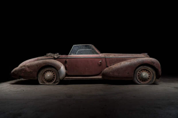 Французский кабриолет Delahaye 135M Cabriolet 1947 года. | Фото: lbilimited.com.