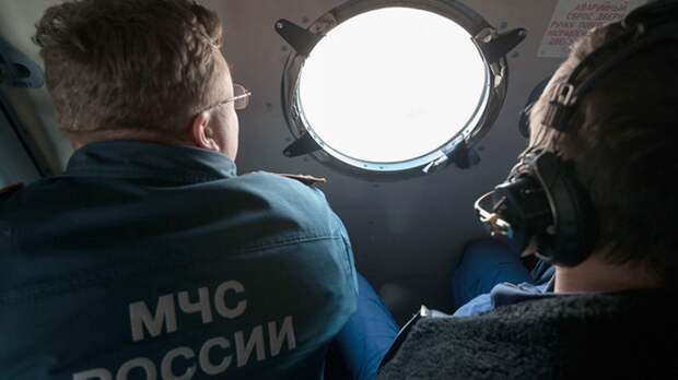 Камчатские спасатели ведут поисковые работы на месте падения Ми-8