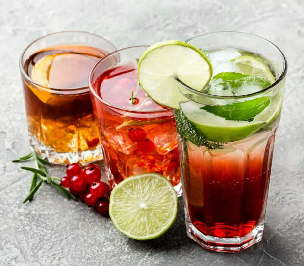 Доктор Мясников объяснил, почему при приеме антибиотиков нельзя пить алкоголь