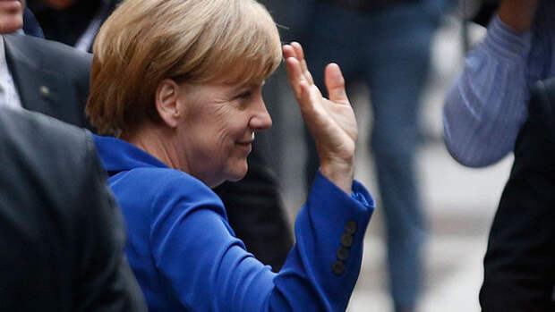Крикнуть "Слава Украине" Меркель все же не решилась