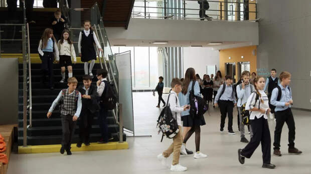 Глава СПЧ призвал отчислять учеников из школ за неудовлетворительное поведение