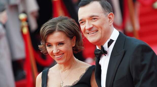 Алферова высказалась об ошибках в браке с Бероевым: "Растворялась и спасала"