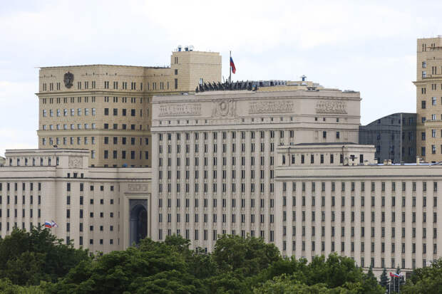 Авиабомбы и сотни БПЛА уничтожили российские военные