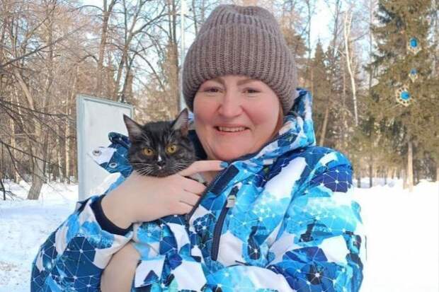 Пять часов спасали кошку-беглянку под сценой в Центральном парке