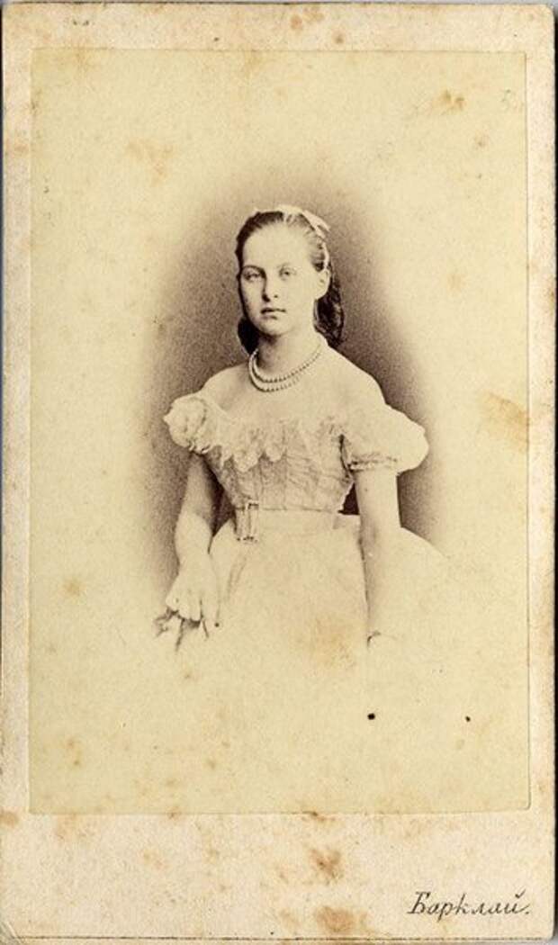 Великая княжна Ольга Константиновна. Людвиг Барклай, 1867 - 1870 год, г. Санкт-Петербург, из архива Муромского историко-художественного музея.