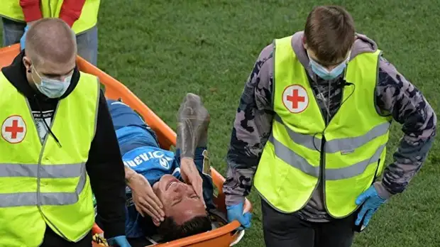 СМИ: Дриусси пропустит четыре — шесть недель из-за травмы