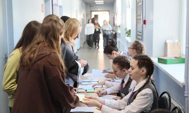 Школьников России начнут учить искусственному интеллекту по новым учебникам