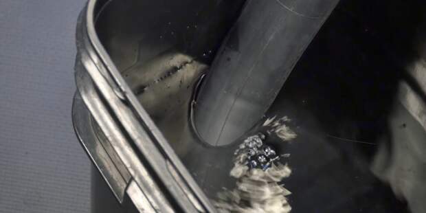 Погрузите камеру в воду Как заклеить велосипедную камеру: погрузите в воду