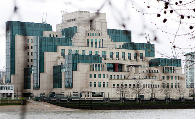 Штаб-квартира внешней разведки Великобритании MI6 в Лондоне