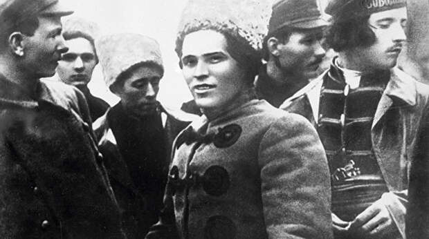 Возвращение в Гуляйполе: Нестора Махно собираются вернуть из Парижа на Украину
