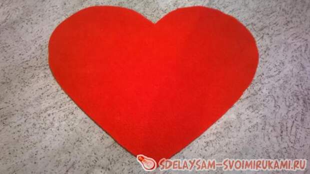 Декоративная подушка Love is