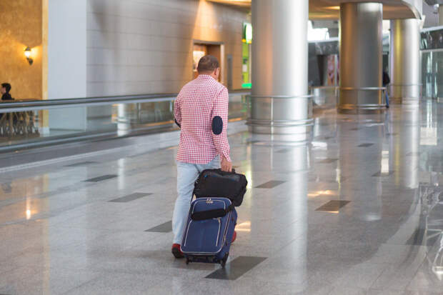 TourProm: в аэропорту турист из Британии совершил ошибку, не сменив обувь