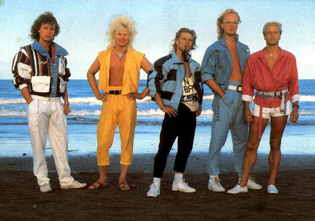 80-е года прошлого века выдались тяжелыми для костюмеров рок-музыкантов костюм, музыка, рок