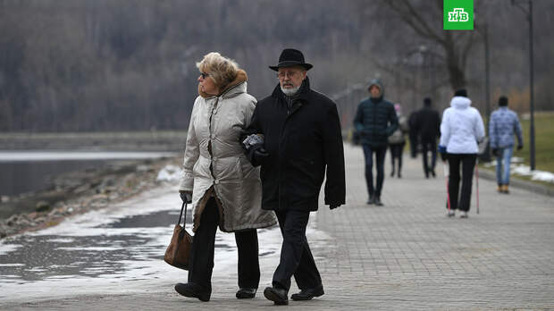 Синоптики объяснили аномально теплую погоду