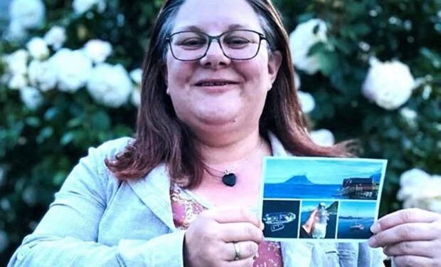 4 4