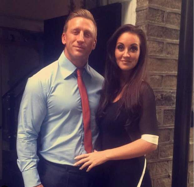 Когда жену парализовало, муж бросил ее одну с четырьмя детьми, но сильная женщина сумела стать на ноги и найти любовь