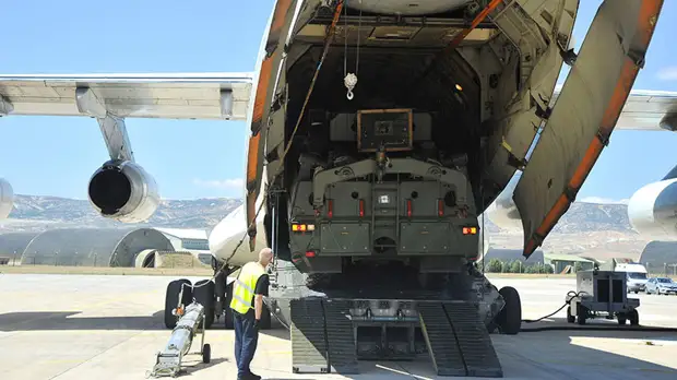 Чавушоглу: Турция никому не давала гарантий отказа от С-400