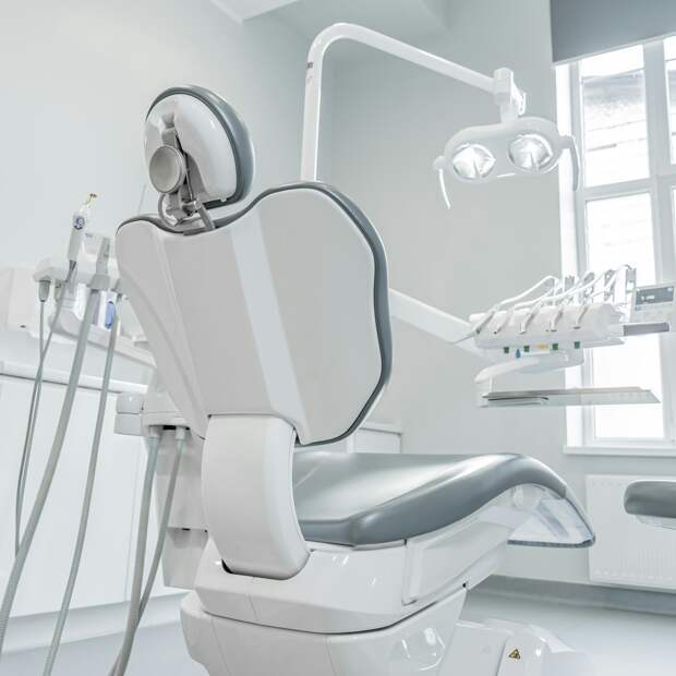 Мужчина пришел к стоматологу и лишился рук и ног