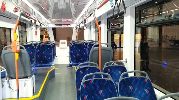 Водитель иномарки сбил выходившую из трамвая 16-летнюю девушку в Самаре