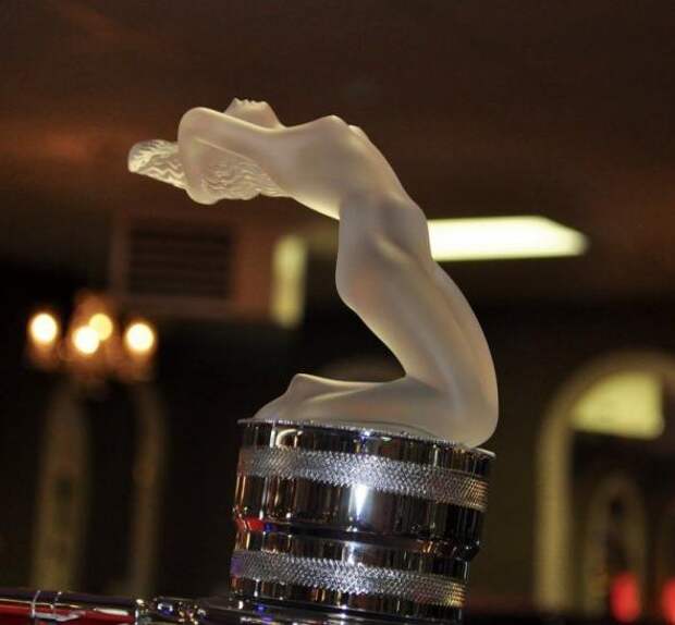 Lalique Crystal Glass Chrysis Hood Ornament by René Lalique, Delage D8S '1933