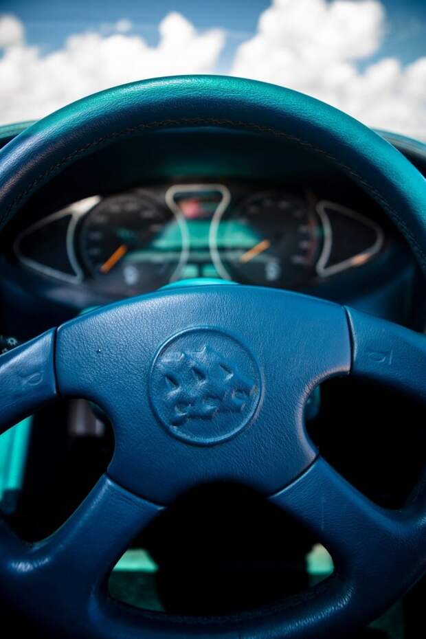 Редкий суперкар 90-х: Cizeta V16T из коллекции султана Брунея