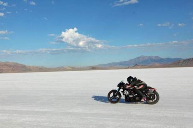 Тройной рекорд скорости на Harley-Davidson - Фото 2
