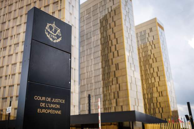 Адвокат Островскис: суд ЕС отменяет до 20% санкционных решений против россиян