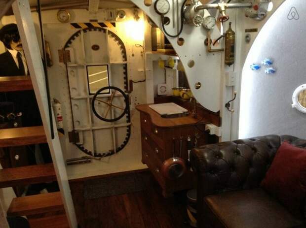 Новозеландец построил желтую подводную лодку в лесу дизайн, креатив, недвижимость, подводная лодка, сделай сам, талант