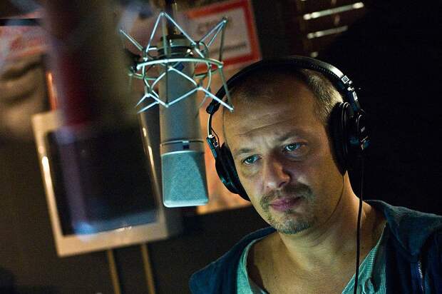 Дмитрий Марьянов работал и с популярным "Квартетом И" - например, в фильме "День радио" Фото: кадр из фильма