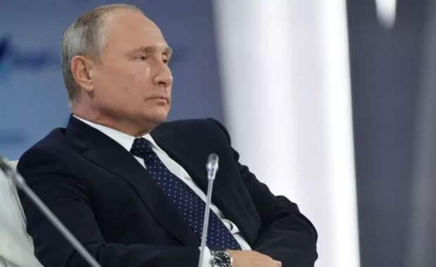 К чему готовится Путин? В резервах России скопилось почти $600 млрд