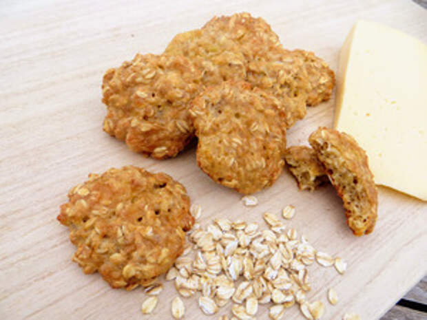 Фото к рецепту: Возьмите овсянку и сыр, получите вкуснейшее печенье (без муки и сахара) Фото к рецепту: Возьмите овсянку и сыр, получите вкуснейшее печенье (без муки и сахара)