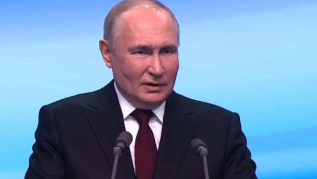 Скриншот с выступления Путина в Гостином дворе 