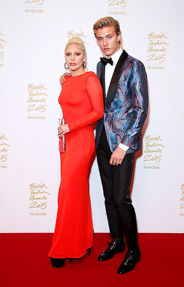 Лаки Блю Смит с Леди Гагой на церемонии British Fashion Awards 2015 