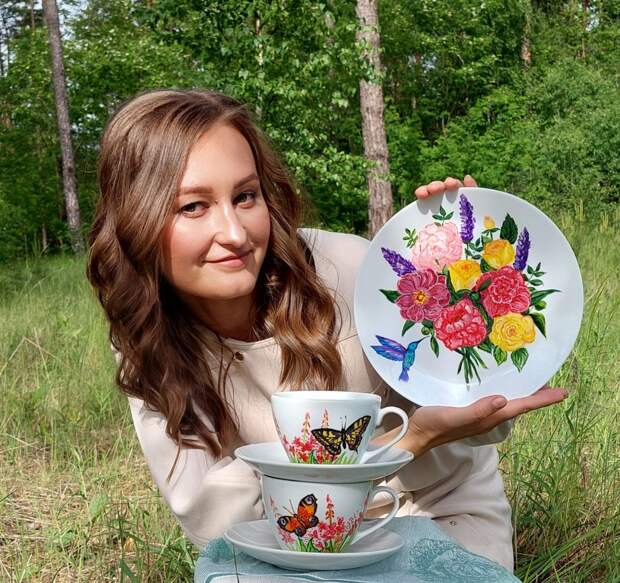 Татьяна Симонаева со своими работами / Фото из личного архива