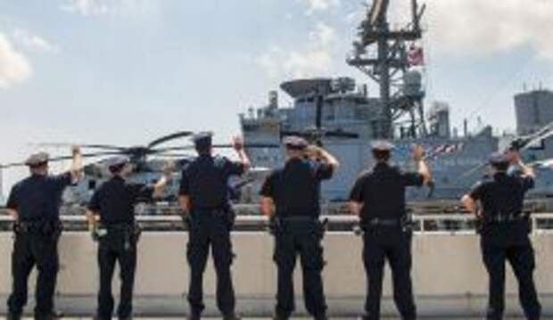 ВМС США подбираются к Крыму на пушечный выстрел