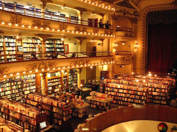 Рай для книголюбов: красивейший в мире книжный магазин в историческом здании театра