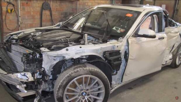 Результат пошуку зображень за запитом "Не бита, не крашена: чудесное восстановление разбитой BMW 7 (видео)"