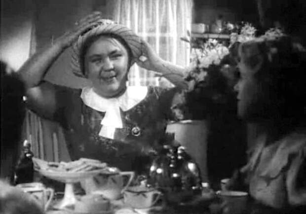 Валентина Телегина в фильме *Комсомольск*, 1938 | Фото: kino-teatr.ru Валентина Телегина в фильме *Комсомольск*, 1938 | Фото: kino-teatr.ru