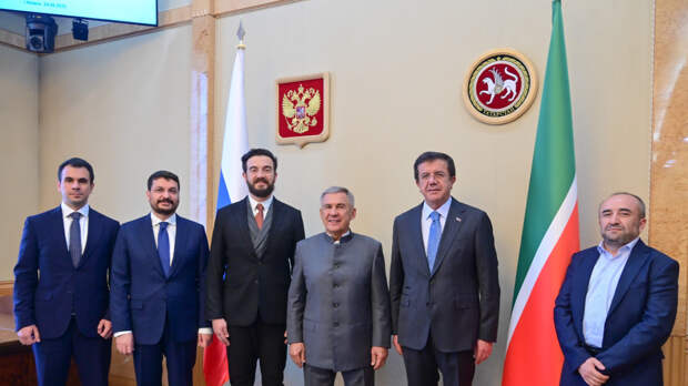 Рустам Минниханов встретился с заместителем председателя Партии справедливости и развития по экономическим делам Нихатом Зейбекджи