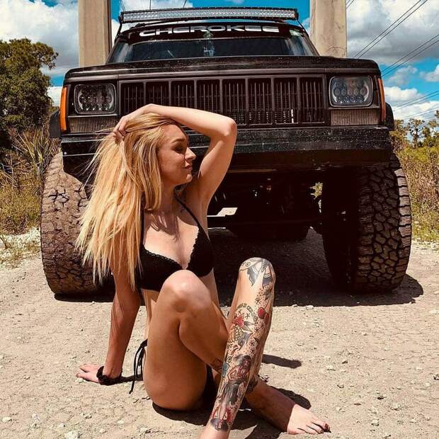 Красивые девушки и джипы