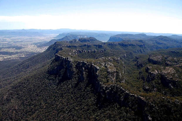 Долина Каперти Австралия. Вниз не смотреть. Самые глубокие каньоны планеты. Фото с сайта NewPix.ru